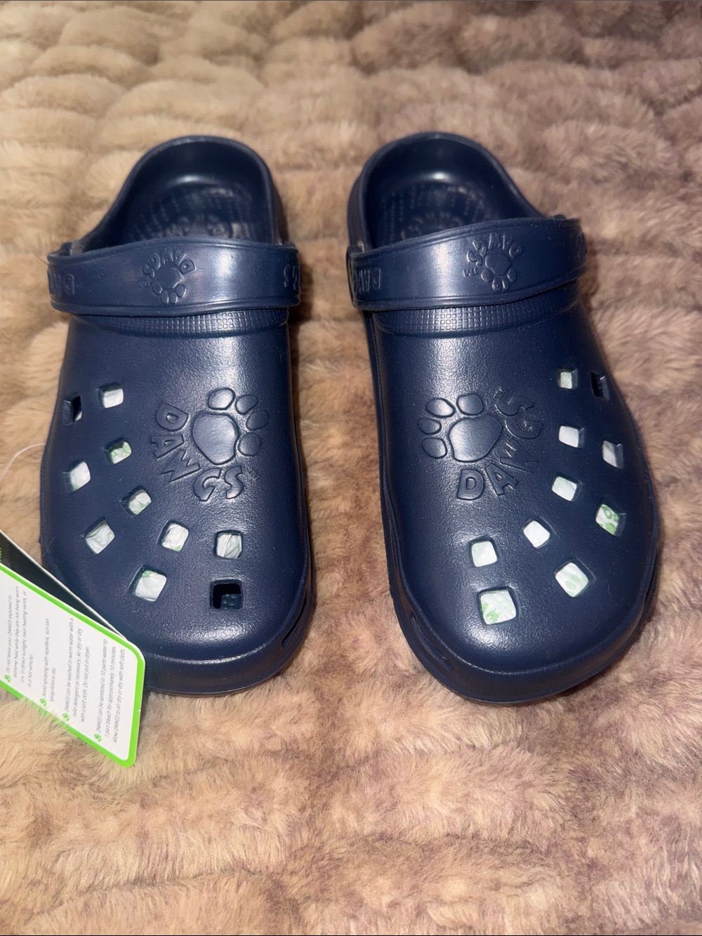 NWT Women’s navy blue  beach Dawgs, sz 8